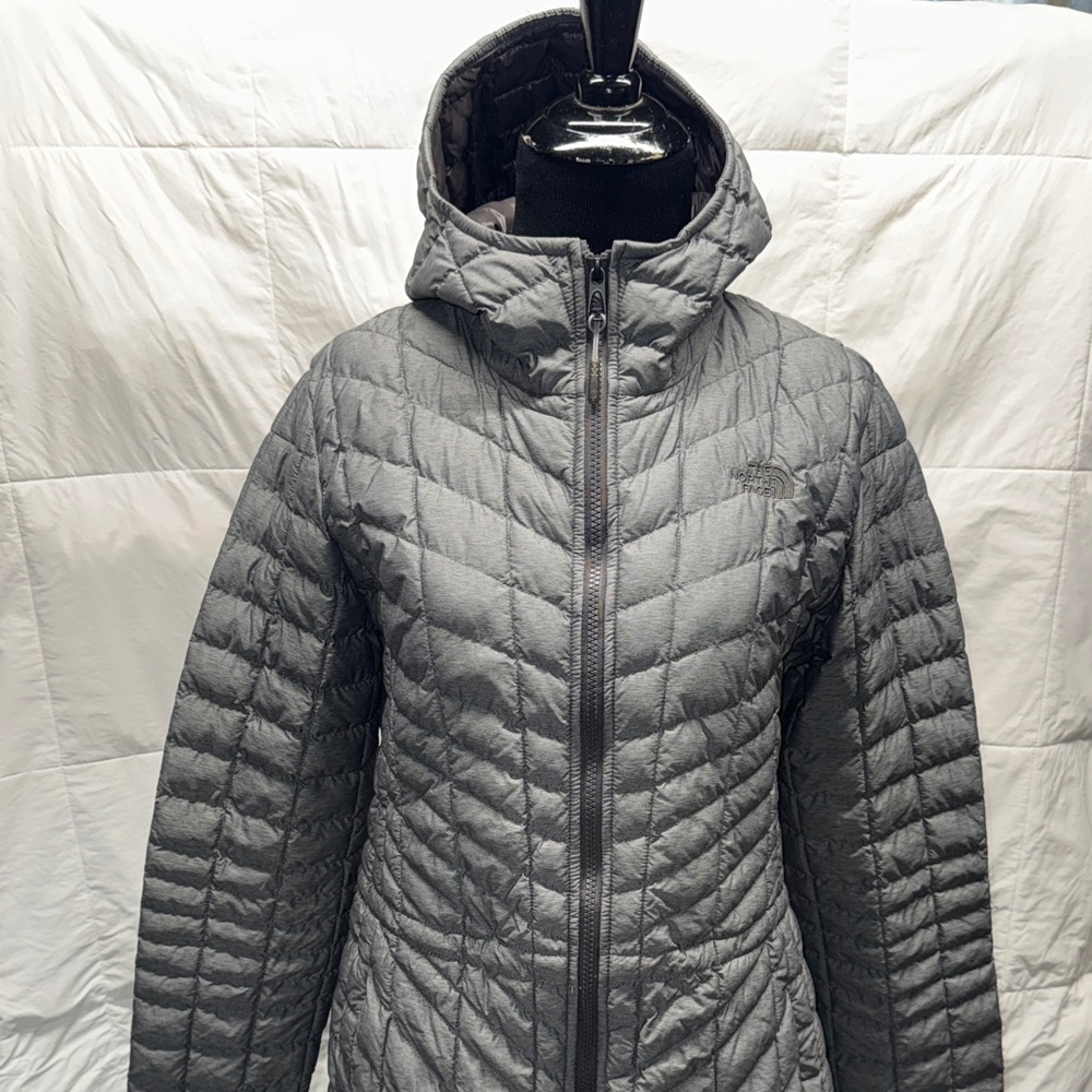 The North Face Women's Charcoal Puffer Jacket